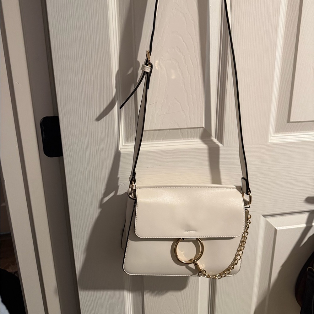 Elegant White Leather Shoulder Bag